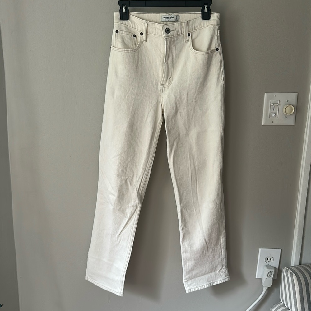 Abercrombie 90’s Ultra High Rise Jean
